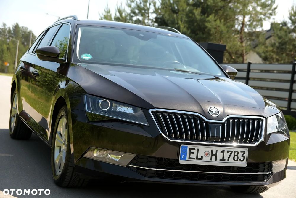 Skoda Superb 2.0 TDI DSG Ambition - 4
