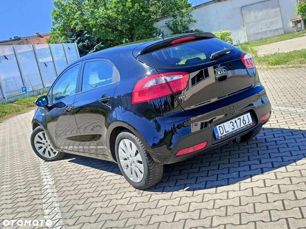 Kia Rio 1.2 Attract - 10