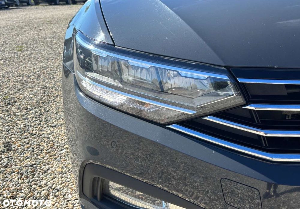 Volkswagen Passat - 10