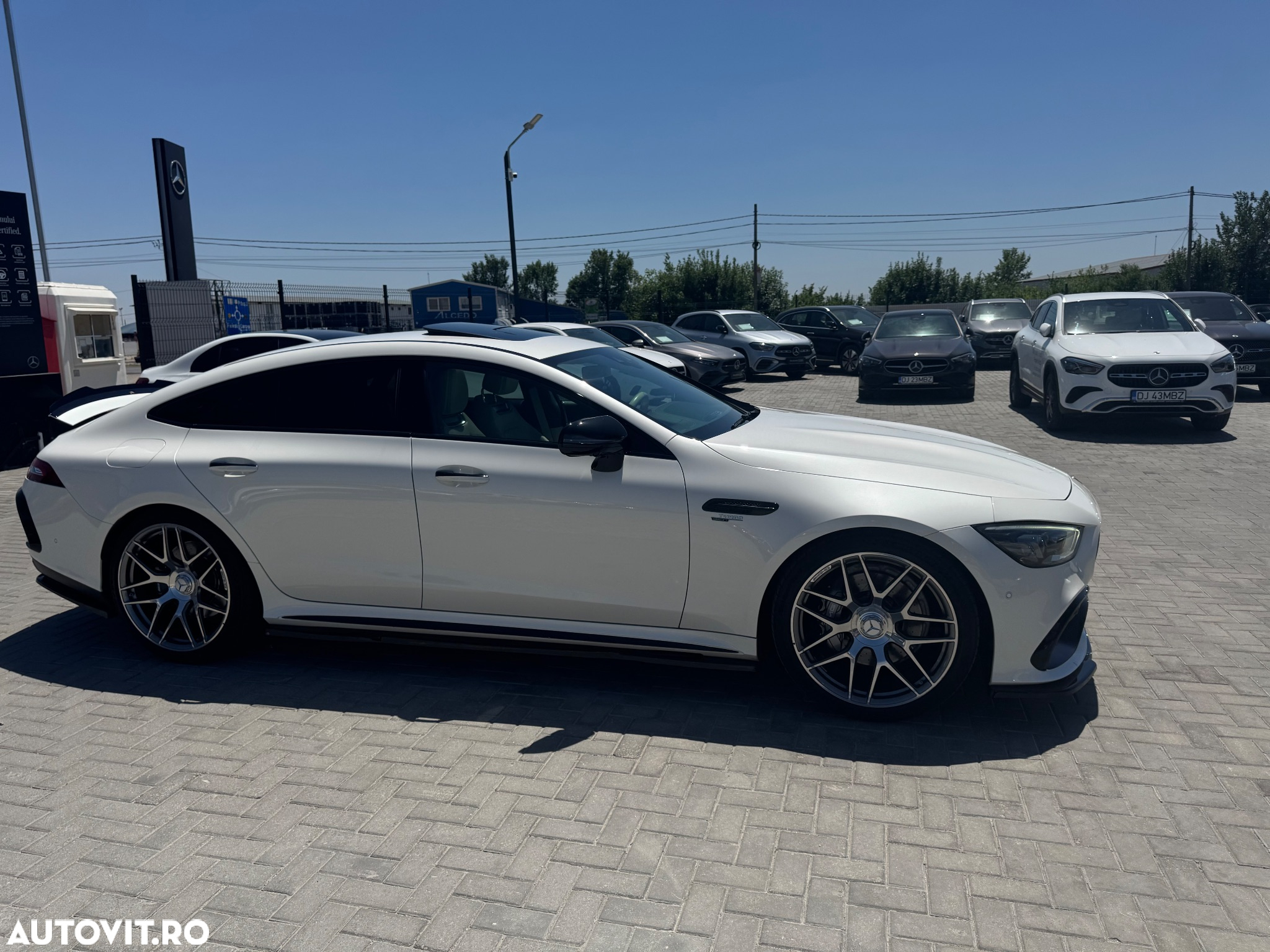 Mercedes-Benz AMG GT 53 4MATIC+ - 12