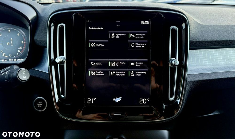 Volvo XC 40 D3 AWD Momentum Pro - 27