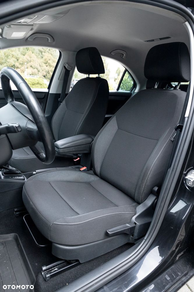 Skoda RAPID 1.2 TSI Ambition - 10