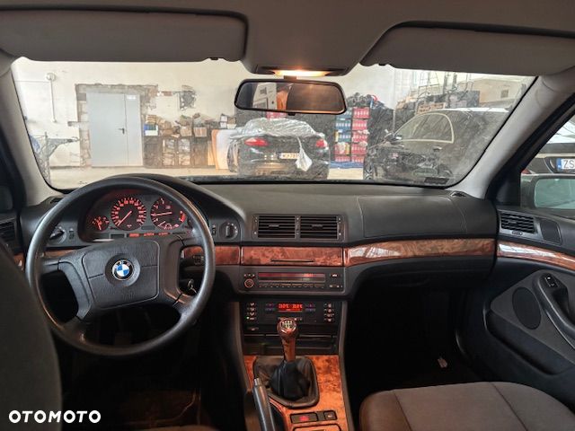 BMW Seria 5 520i - 6