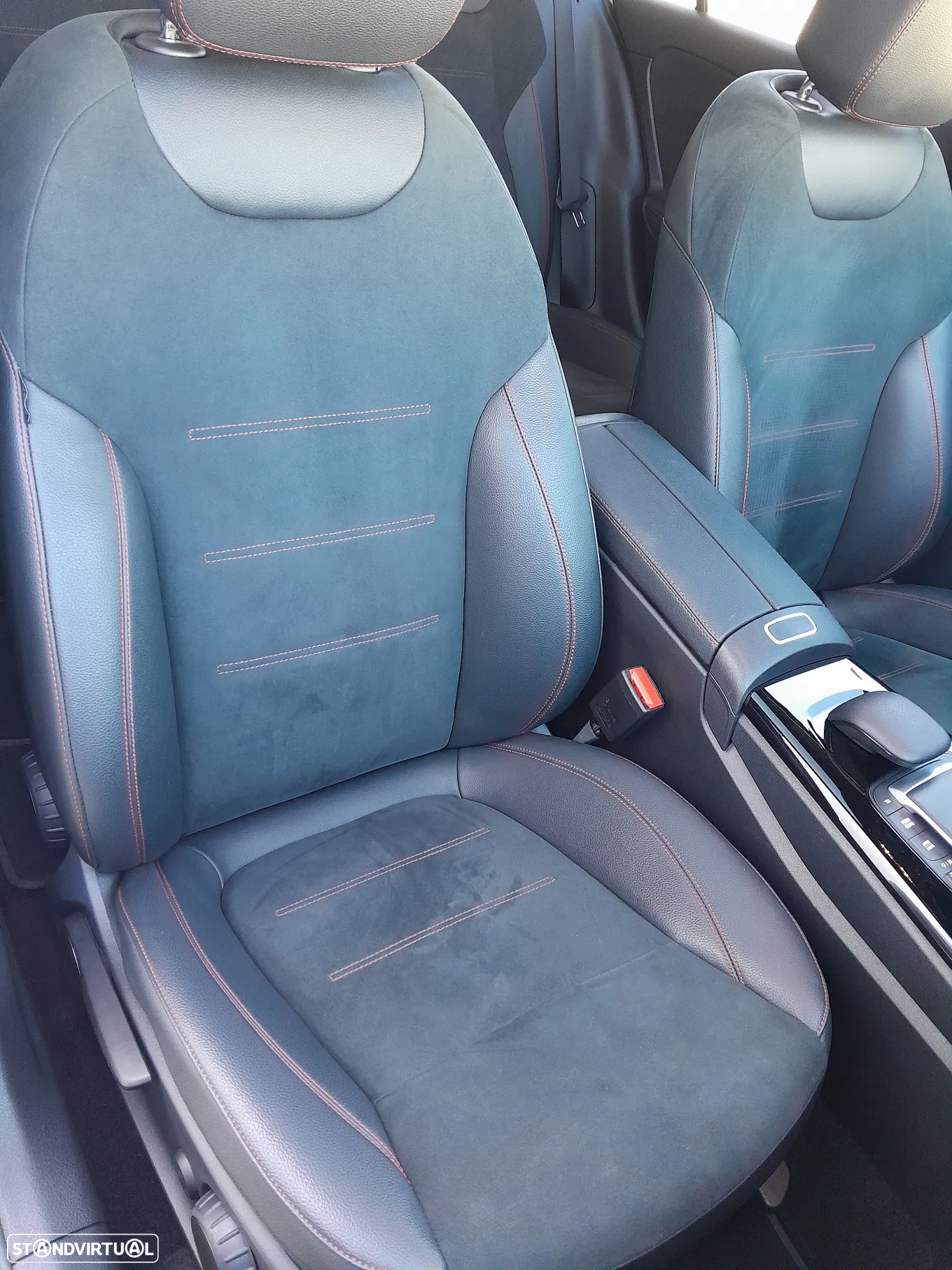 Mercedes-Benz A 250 Limousine e AMG Line - 23