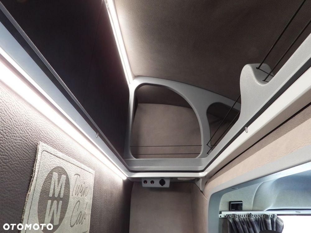 Renault MASTER PLANDEKA 8 PALET WEBASTO TEMPOMAT LEDY KLIMATYZACJA  165KM - 40