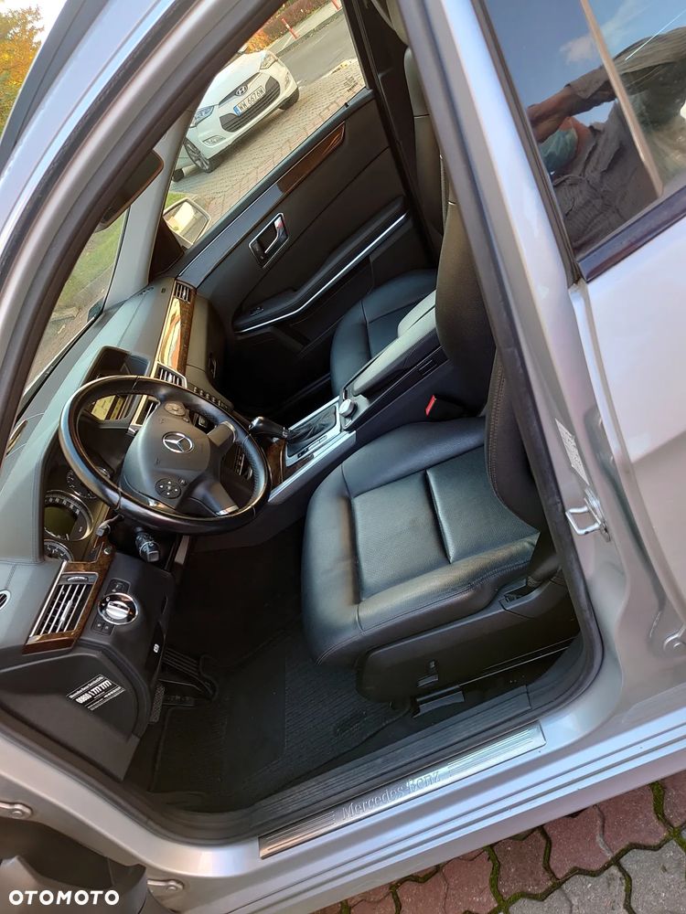 Mercedes-Benz Klasa E 220 CDI DPF BlueEFFICIENCY Automatik Avantgarde - 7