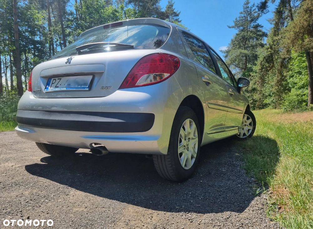 Peugeot 207 - 10