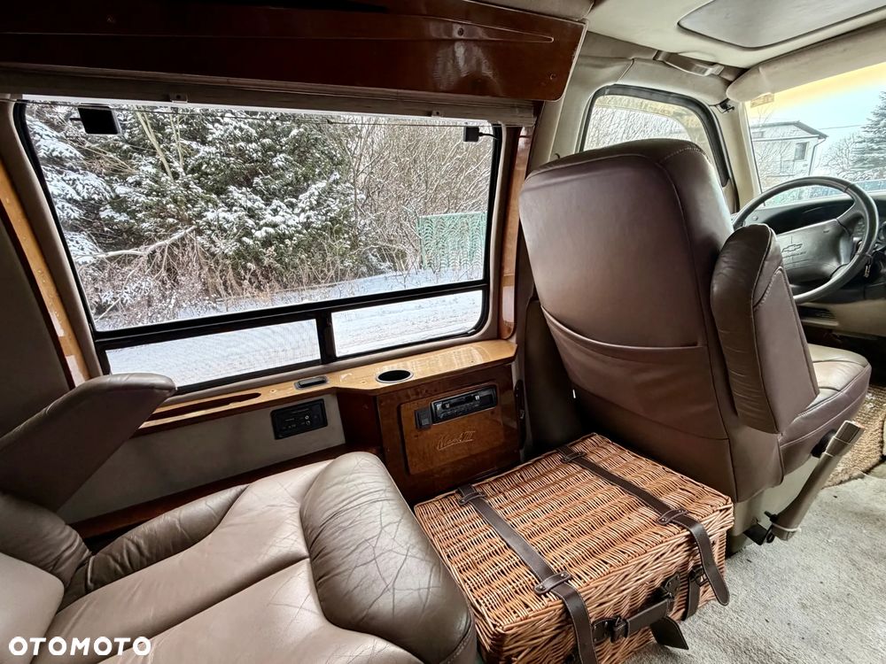 Chevrolet Express - 5