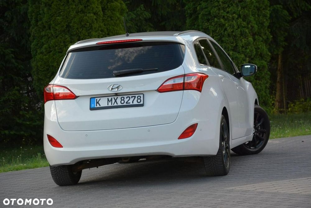 Hyundai i30 1.6 GDI Premium - 13