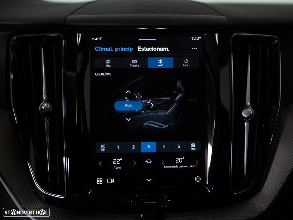 Volvo XC 60 2.0 T6 PHEV Inscription Expression AWD - 26