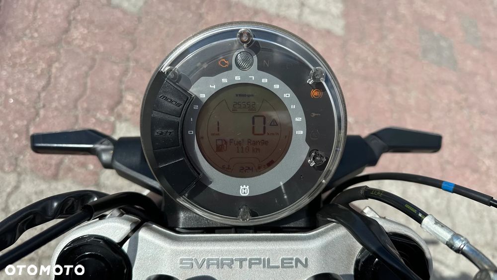 Husqvarna Svartpilen - 18