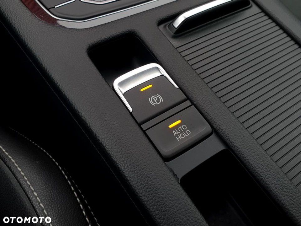 Volkswagen Passat - 30