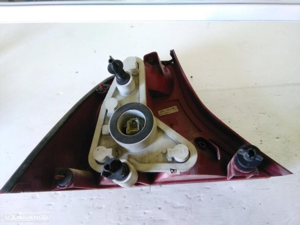 FAROLIM TRASEIRO DIREITO FORD FOCUS SEDAN 2000 -XS4X13404BE - 4