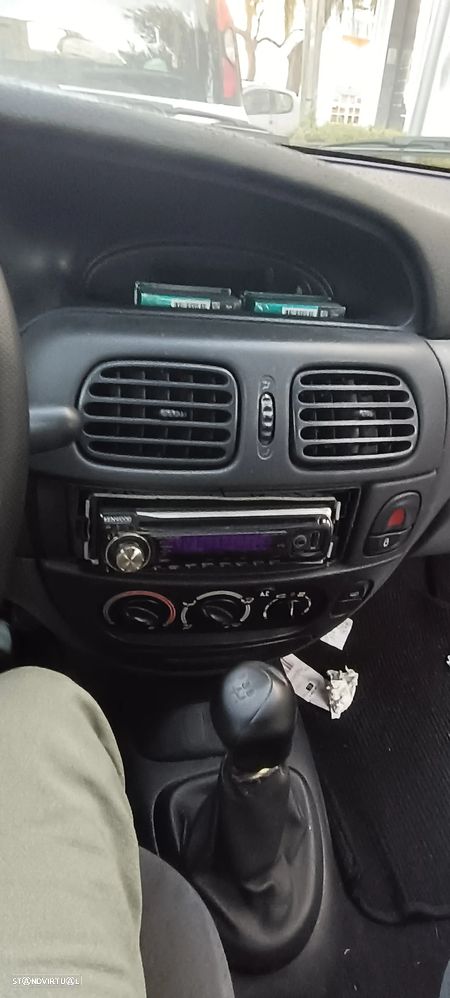 Renault Mégane 1.9 dTI RXE AC - 9