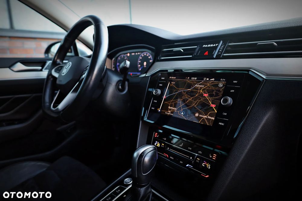 Volkswagen Passat 2.0 TSI Elegance DSG - 22
