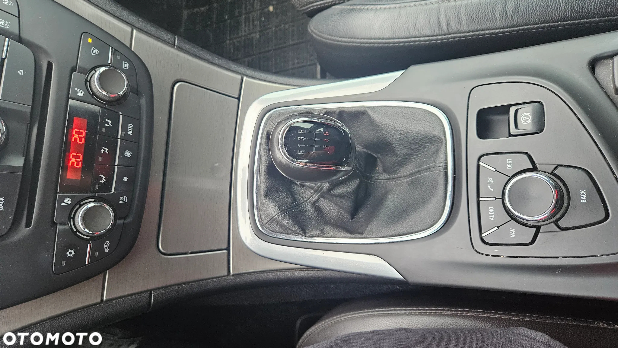 Opel Insignia 1.6 Turbo Sports Tourer - 17
