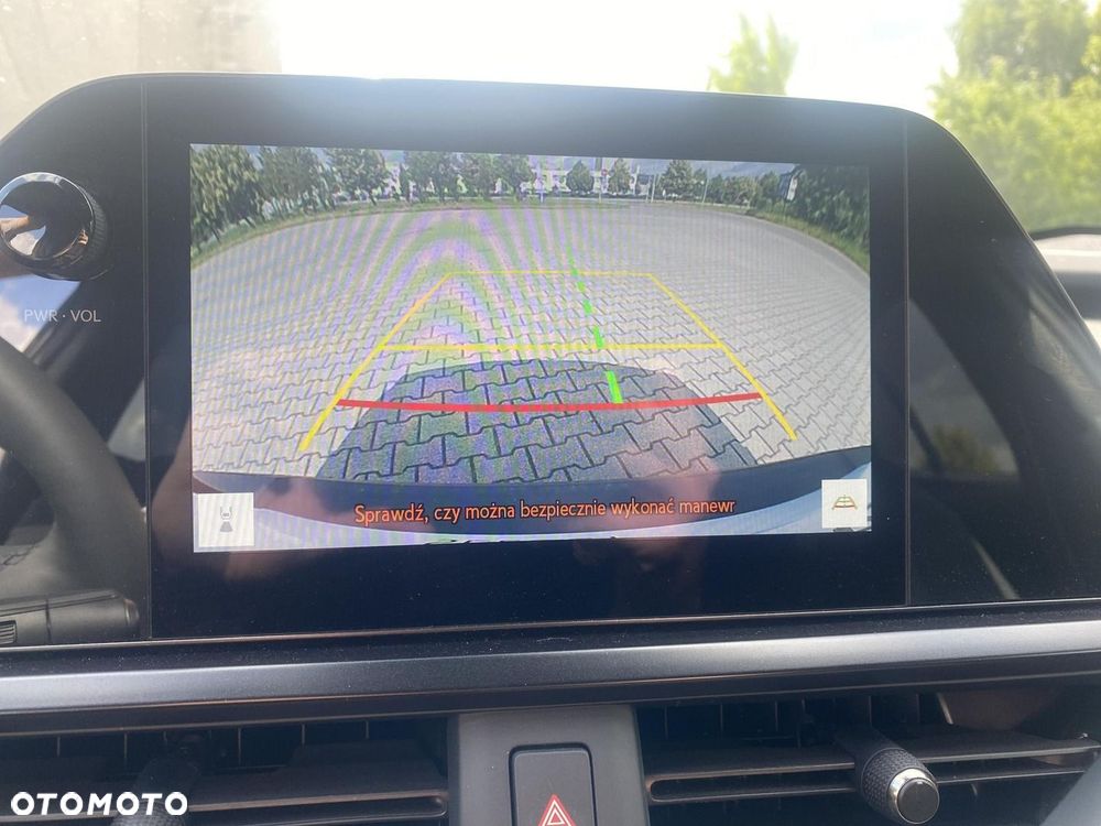 Lexus UX 300h Business - 18