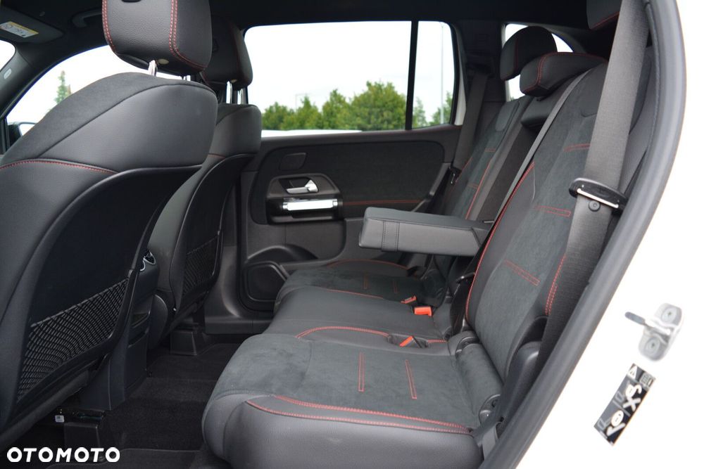 Mercedes-Benz GLB 200 d AMG Line 8G-DCT - 27