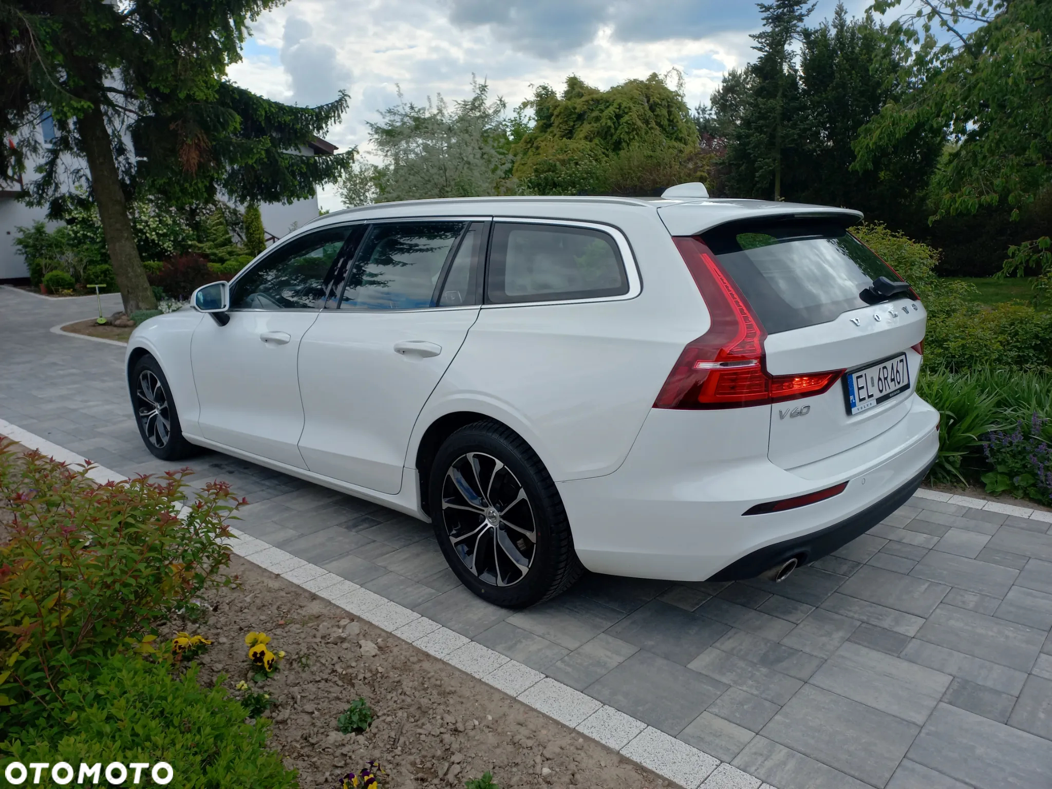 Volvo V60 T4 Momentum Pro - 4