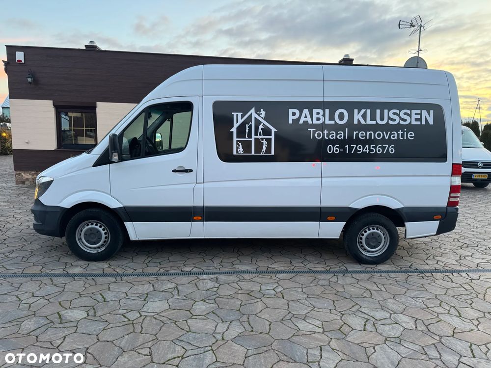 Mercedes-Benz Sprinter - 2
