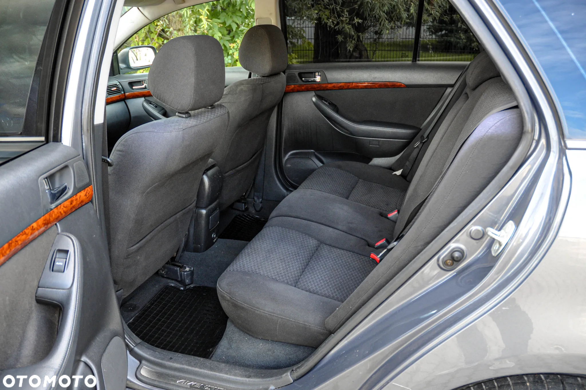 Toyota Avensis - 8