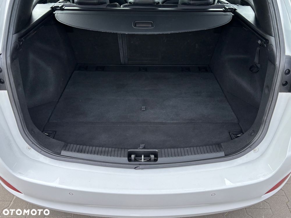 Hyundai i30 blue Kombi 1.6 GDi Style - 16