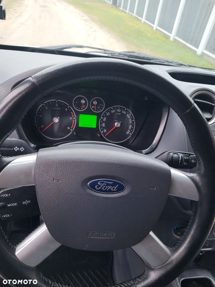 Ford Turneo Connect - 15