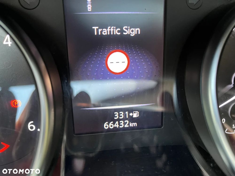 Nissan Qashqai 1.5 dCi N-Connecta - 23