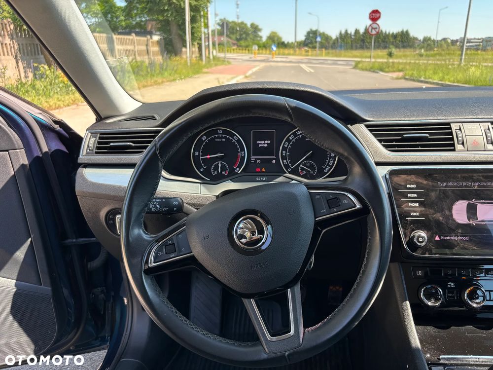Skoda Superb 2.0 TDI Ambition - 23