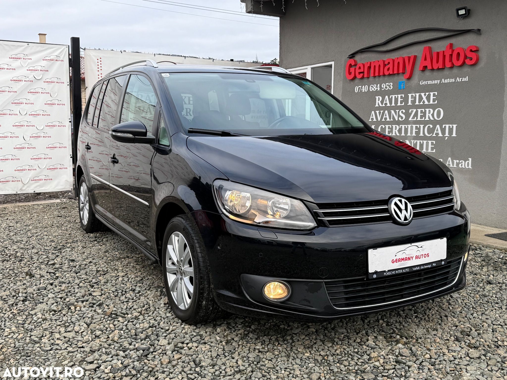 Volkswagen Touran 1.6 TDI DSG Highline - 1