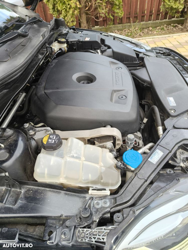 Volvo V40 T3 Geartronic RDesign - 33