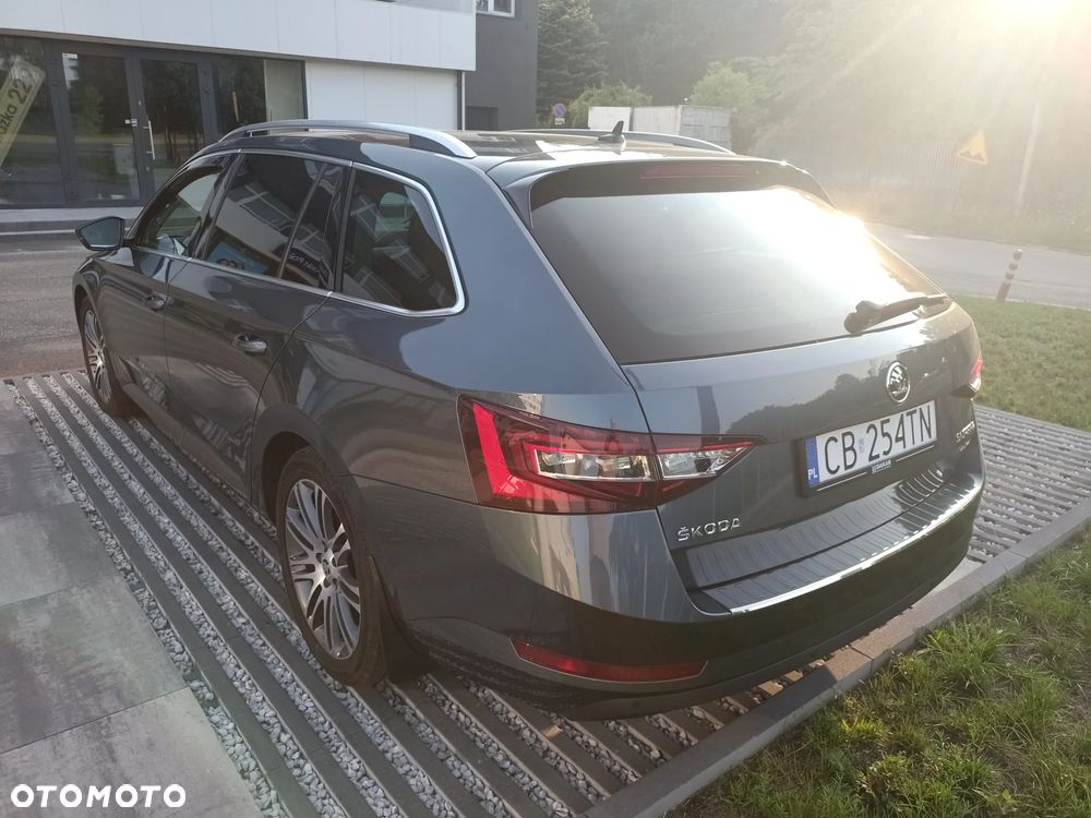 Skoda Superb 2.0 TDI 4x4 DSG Sportline - 4
