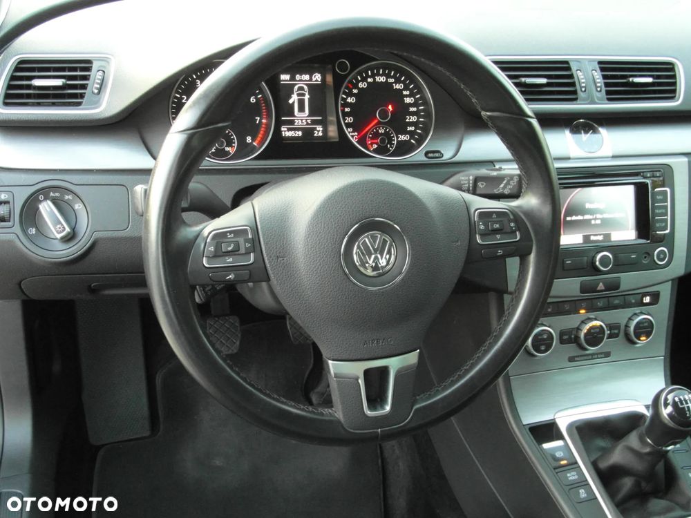 Volkswagen Passat 1.4 TSI BlueMotion Technology Comfortline - 23