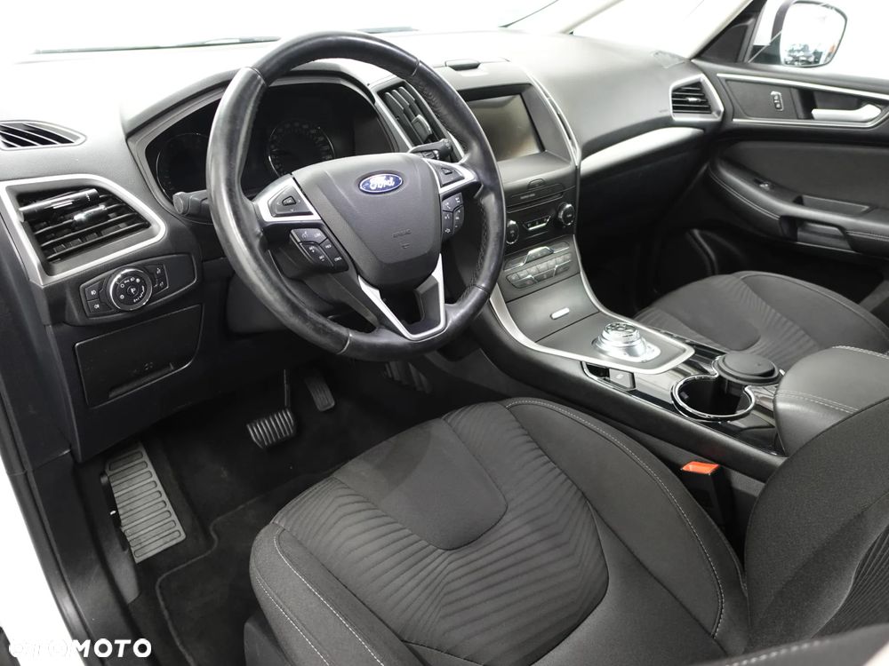 Ford S-Max - 18