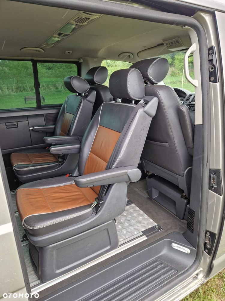 Volkswagen Multivan - 24