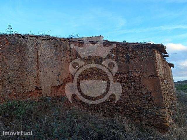 Terreno com Ruína para reconstruir - Grande imagem: 2/11