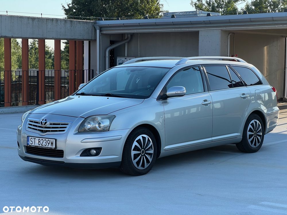 Toyota Avensis 1.8 VVT-i Combi - 1