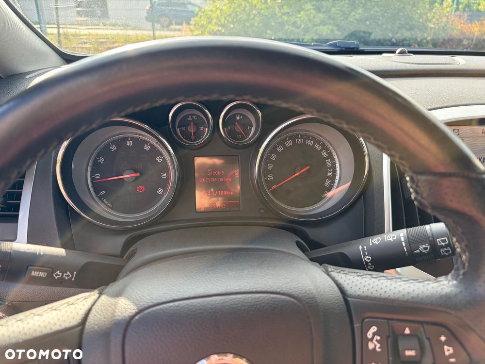 Opel Astra 1.4 T Cosmo - 14