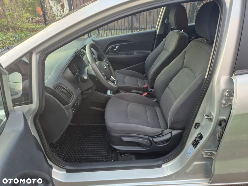 Kia Rio 1.2 Edition 7 - 10