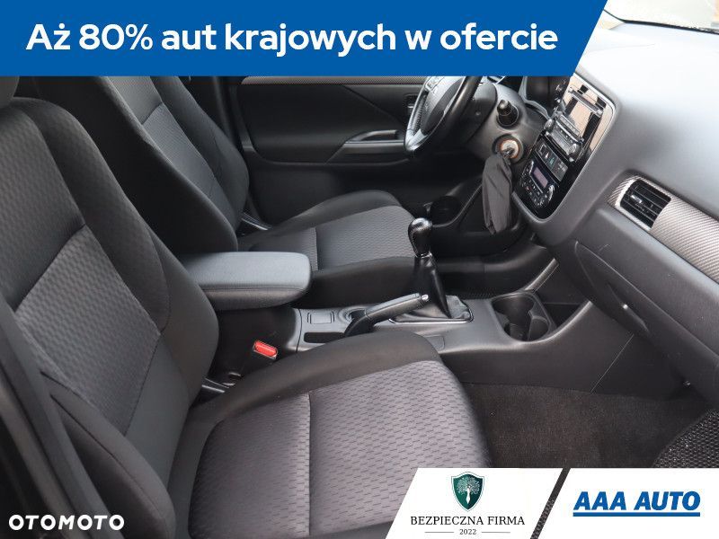 Mitsubishi Outlander - 10