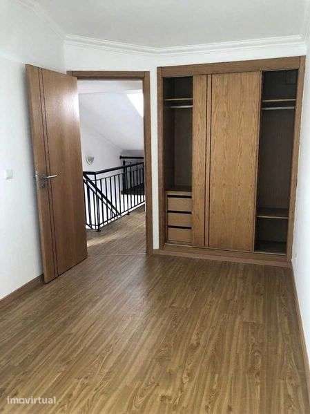 Moradia T2 remodelada - Grande imagem: 4/12