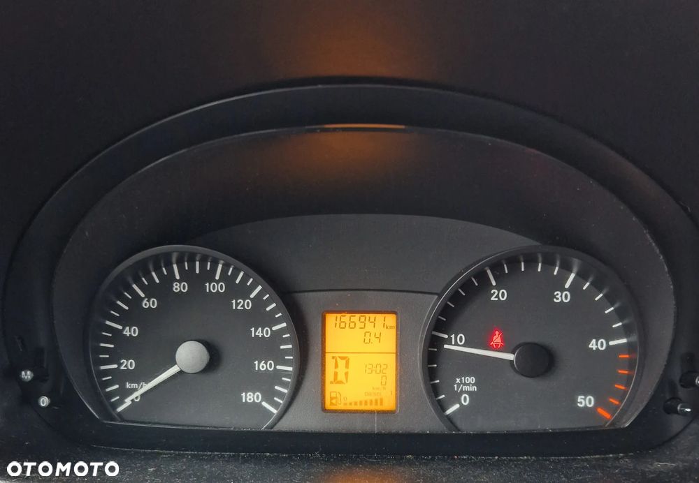 Mercedes-Benz Sprinter - 16