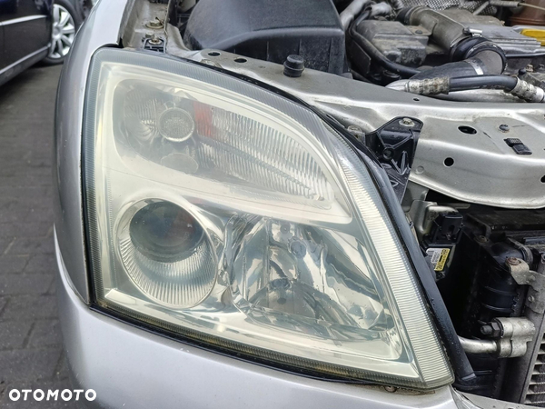 Opel Vectra C 02-06 REFLEKTOR PRAWY LAMPA PRAWA PRZEDNIA PRZÓD