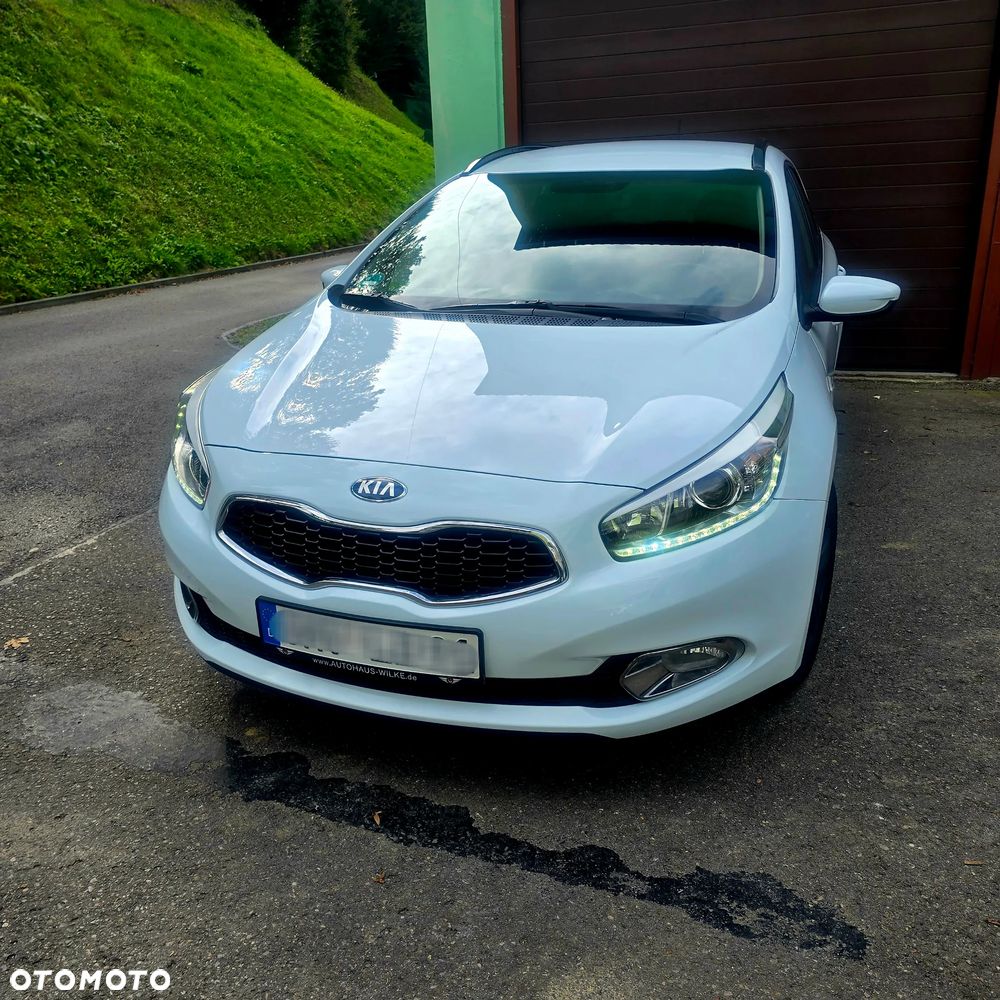 Kia Ceed 1.4 CVVT Dream Team Edition - 4
