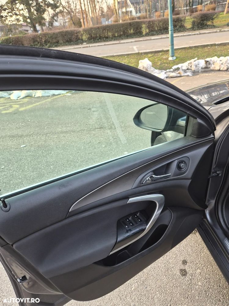 Opel Insignia 2.0 CDTI 4x4 Design Edition - 8