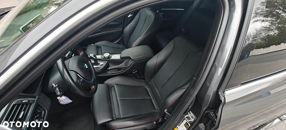BMW Seria 3 330i - 13