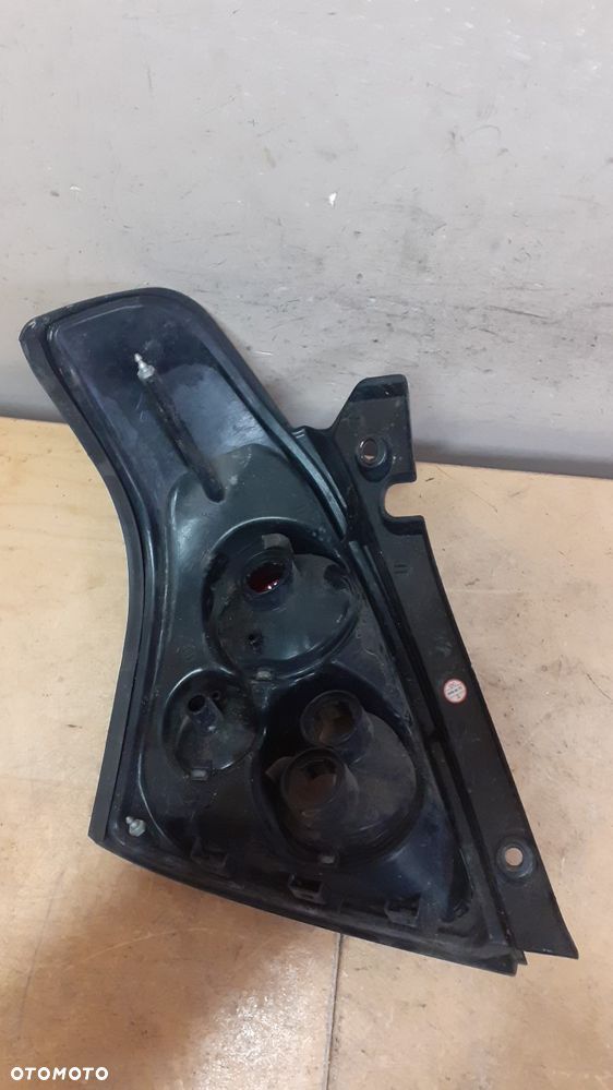 X. LAMPA TYŁ TYLNA PRAWA SUZUKI SWIFT III 3 TUNING - 2