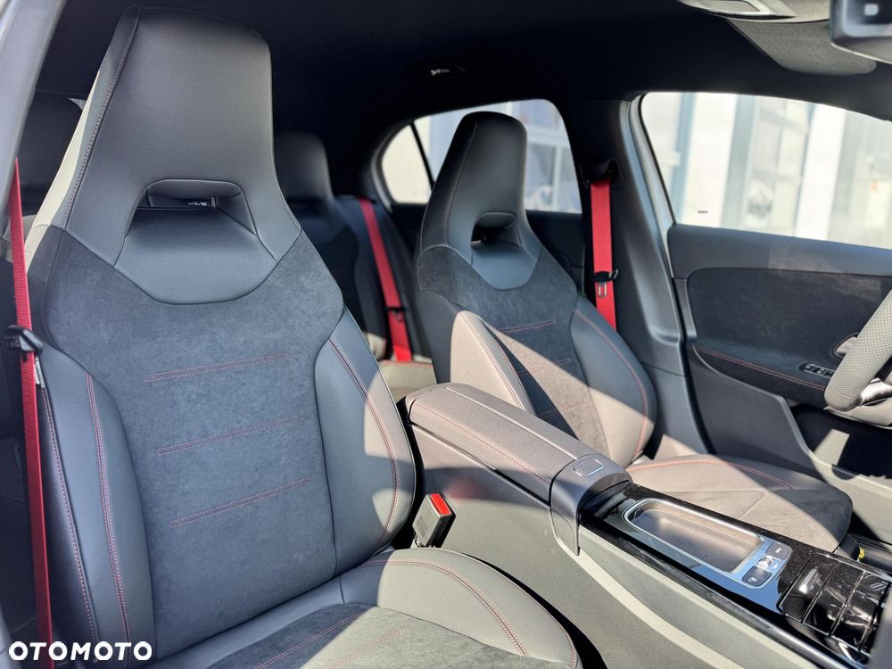Mercedes-Benz Klasa A AMG 35 4Matic AMG Speedshift DCT 7G - 13