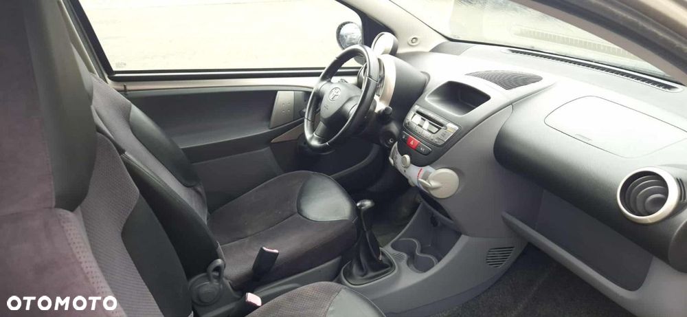 Toyota Aygo - 8