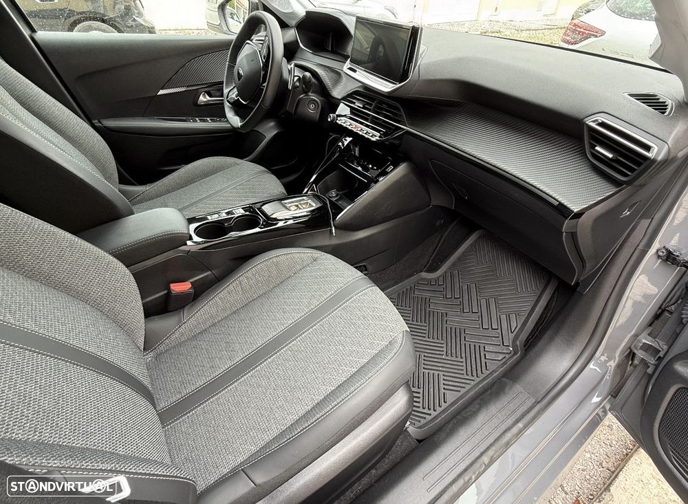 Peugeot 208 1.2 PureTech Allure EAT8 - 5